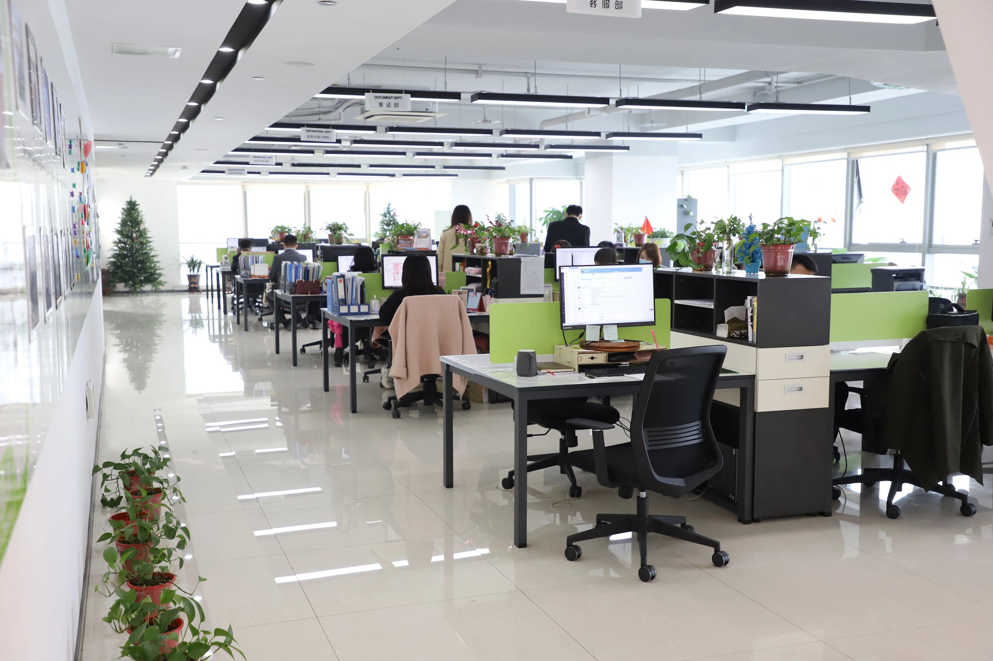 Christmas Letter Wreath American Christmas Door Hanging Simulation Red Fruit Wreath Rattan Circle Decoration