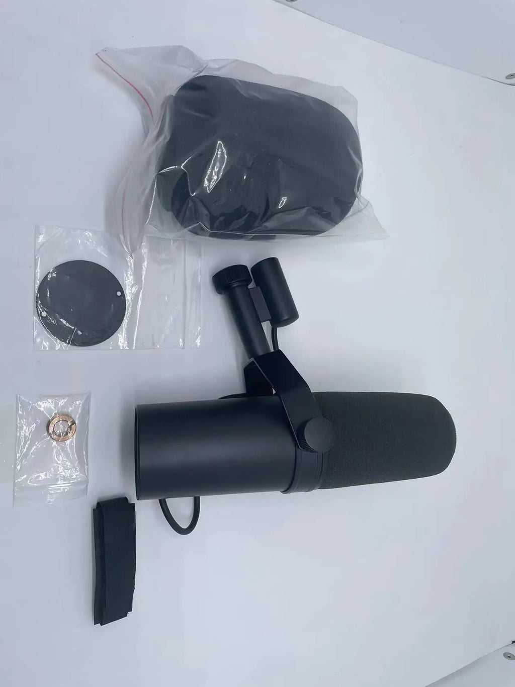 SM7B Cardioid Studio Microphone Adjustable Frequency Response Recording Podcasting Vocal Dynamic Microphone SM7B