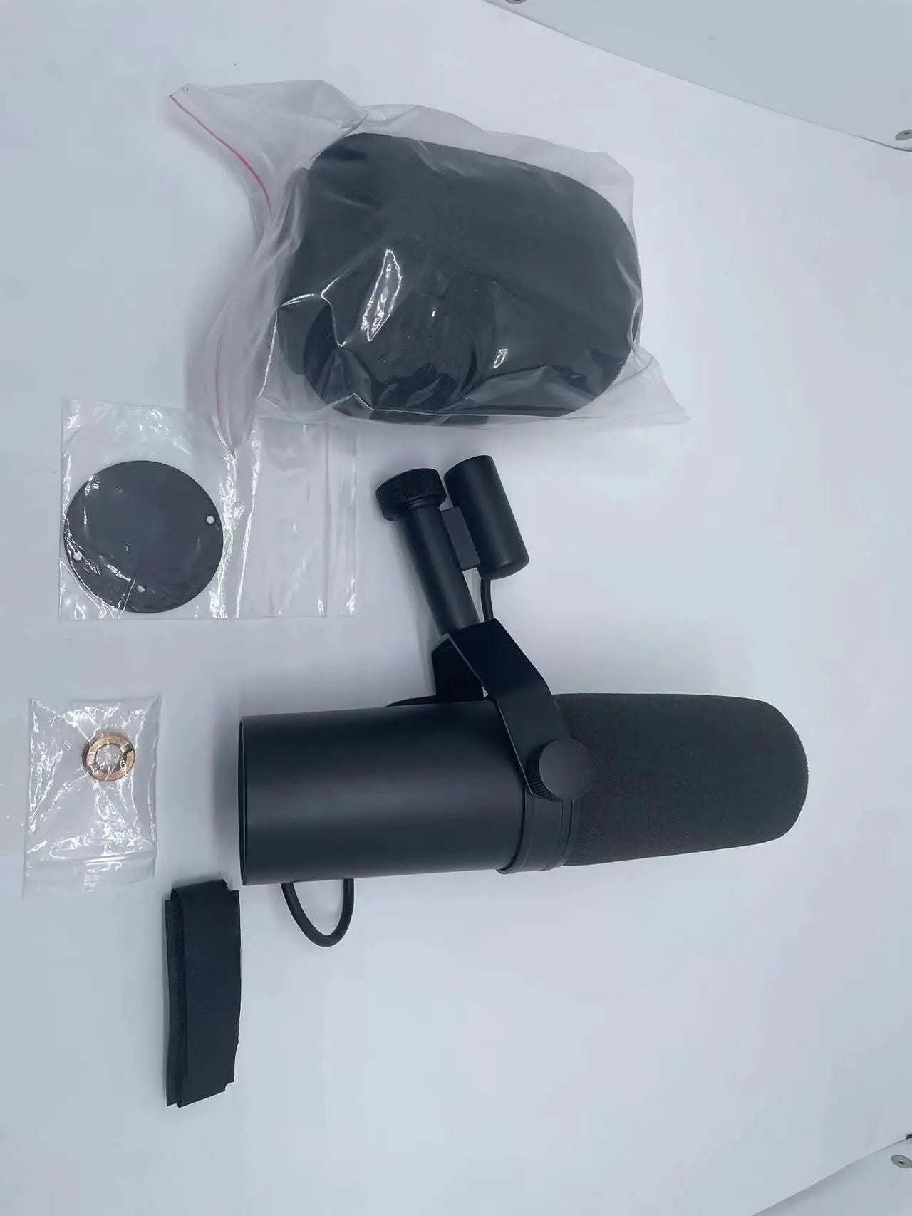 SM7B Cardioid Studio Microphone Adjustable Frequency Response Recording Podcasting Vocal Dynamic Microphone SM7B