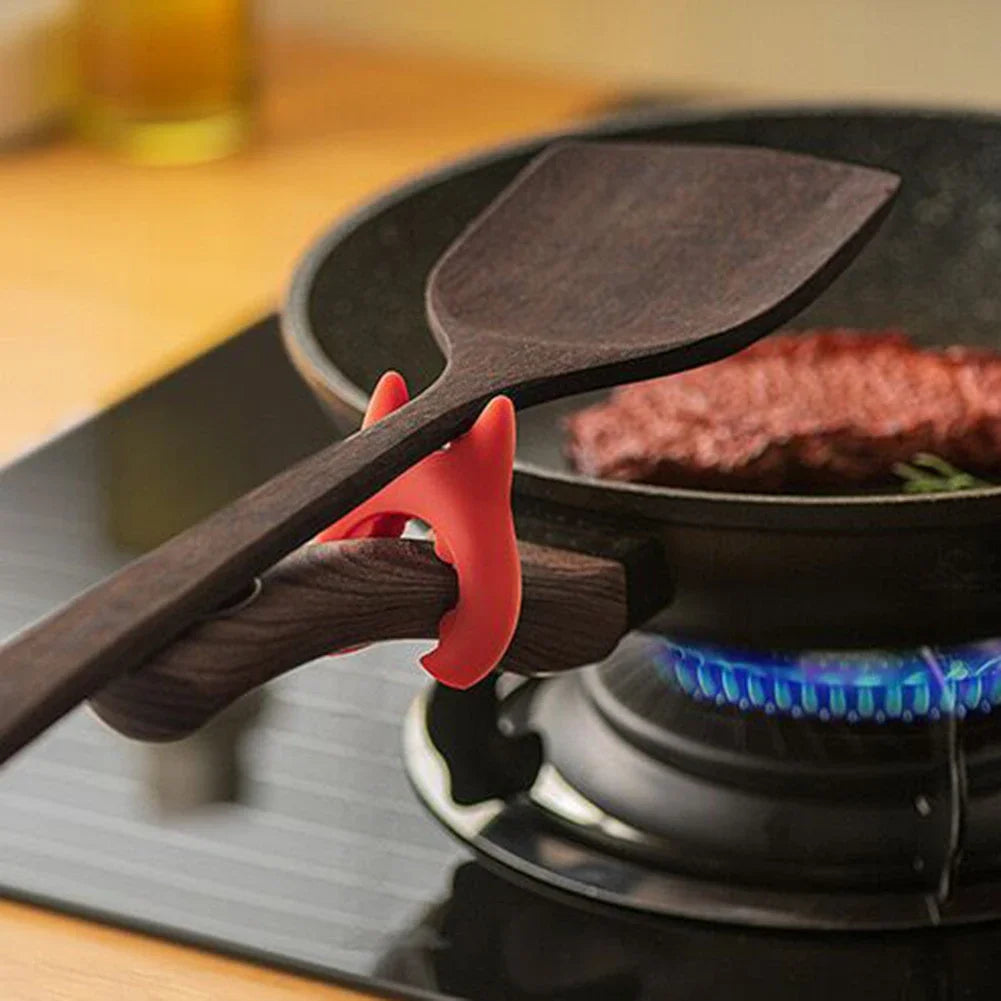 Multifunctional Spatula Holder Anti Scalding and Overflow Silicone Spoon Holder Clip Creative Integrated Devil Cooking Pot Clip