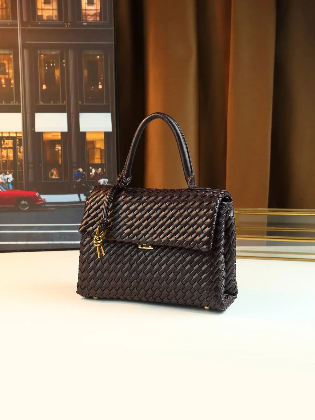 Hand-woven women's bags are simple and atmospheric commuting briefcases, casual and versatile large-capacity handbags.