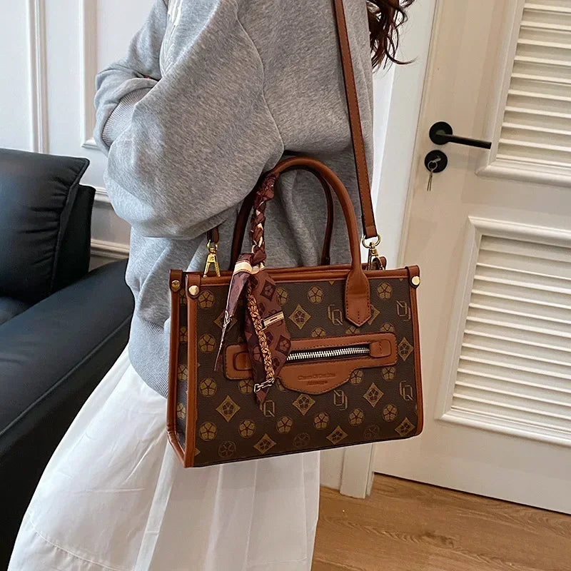 2025 New Womens Minimalist Tote Bag Large Capacity Practical Design Perfect Companion for Daily Commuting Travel