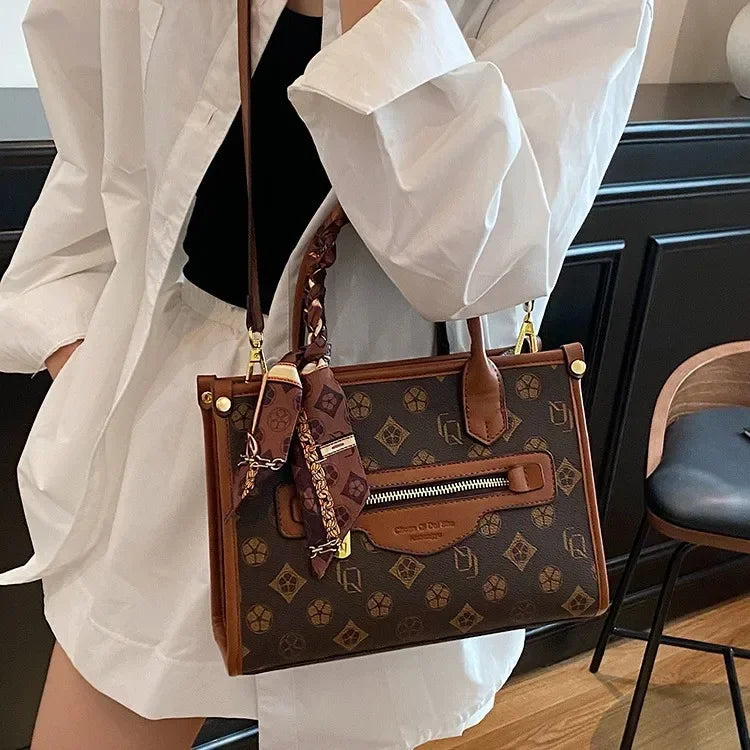 2025 New Womens Minimalist Tote Bag Large Capacity Practical Design Perfect Companion for Daily Commuting Travel