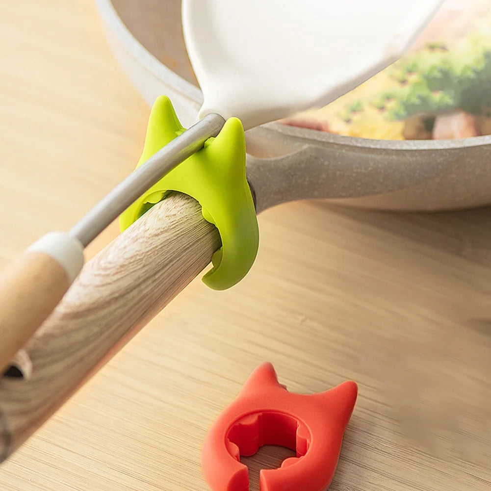Multifunctional Spatula Holder Anti Scalding and Overflow Silicone Spoon Holder Clip Creative Integrated Devil Cooking Pot Clip