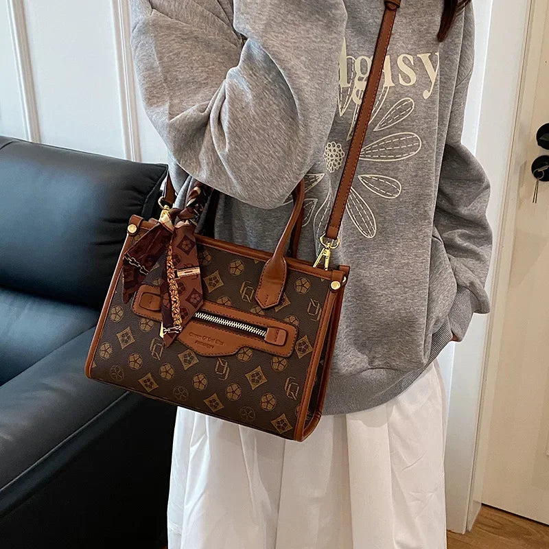 2025 New Womens Minimalist Tote Bag Large Capacity Practical Design Perfect Companion for Daily Commuting Travel