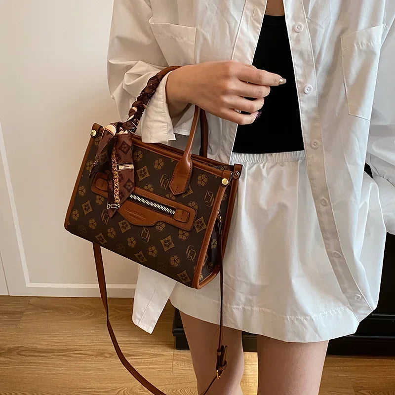 2025 New Womens Minimalist Tote Bag Large Capacity Practical Design Perfect Companion for Daily Commuting Travel