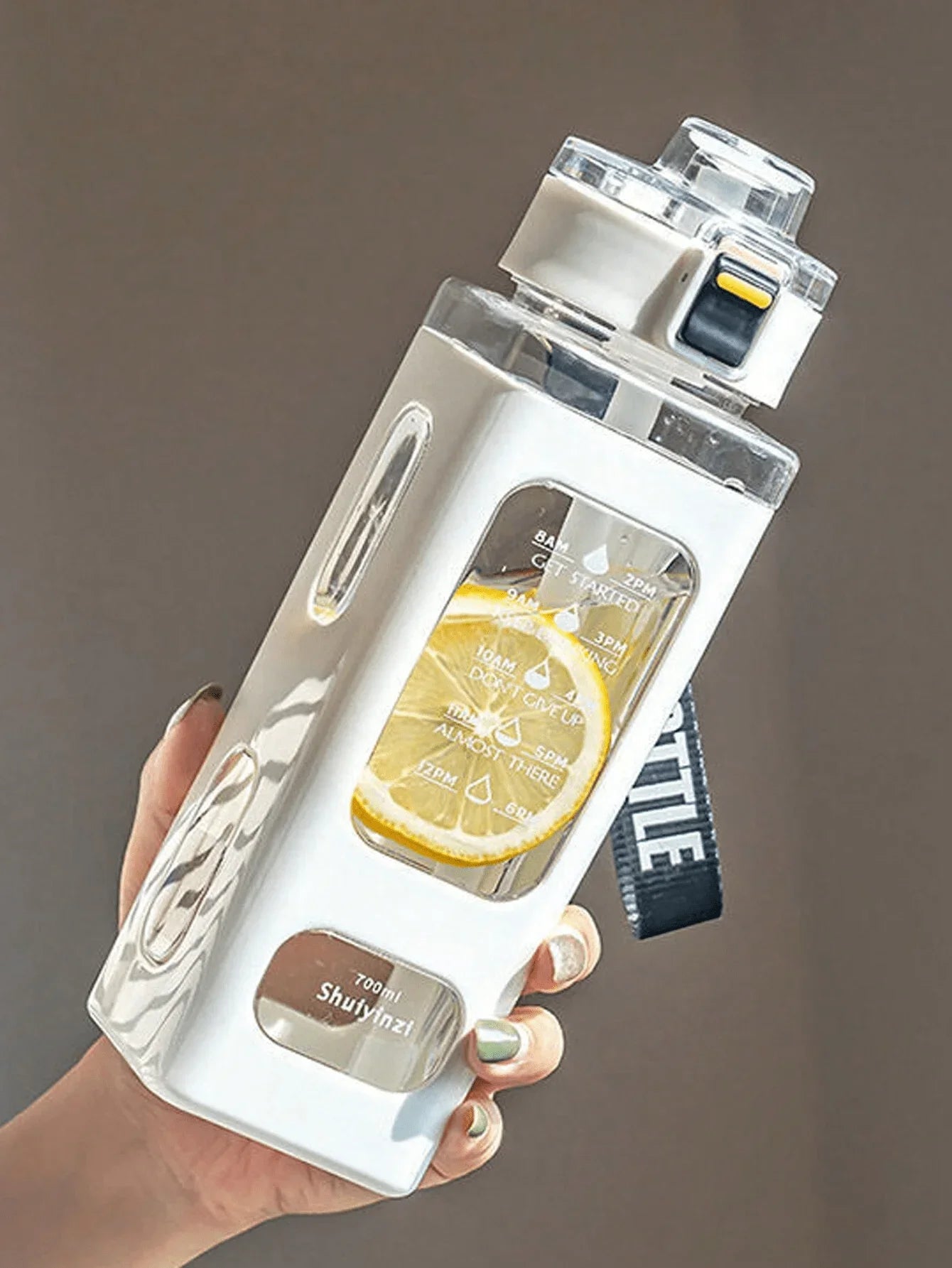 1 White 700/900ml Sports Water Bottle Portable Straw Cup Suitable for Outdoor Sports, Cycling, and Home Portable Water Cup