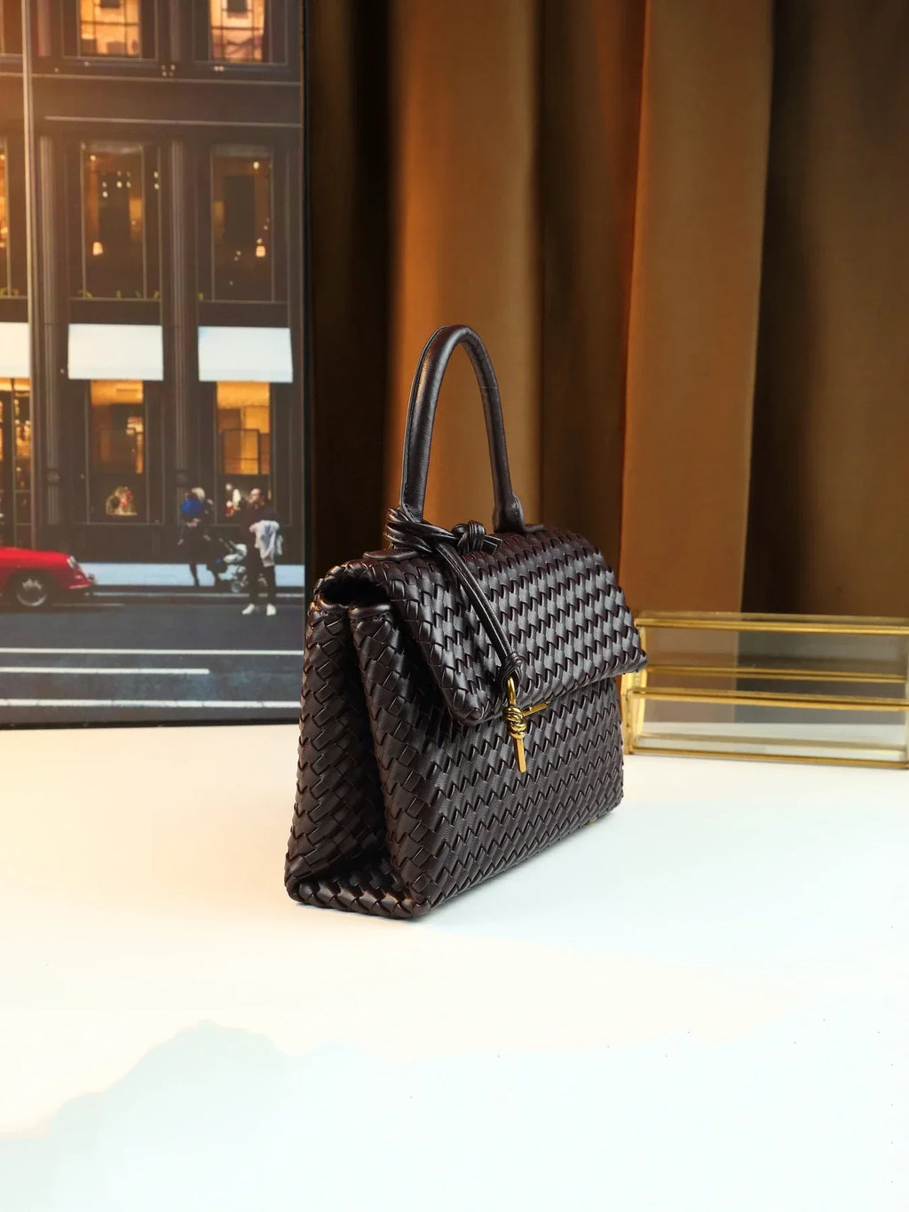 Hand-woven women's bags are simple and atmospheric commuting briefcases, casual and versatile large-capacity handbags.