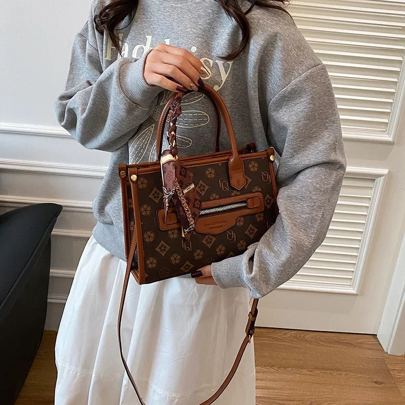 2025 New Womens Minimalist Tote Bag Large Capacity Practical Design Perfect Companion for Daily Commuting Travel