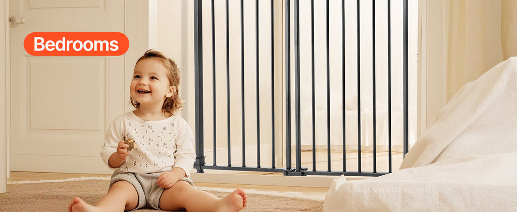 SucceBuy Baby Gate 29.5-43 Inches Adjustable Width 28 Inches High Dog Gate No Threshold Bar Easy Step Walk Child Pet Security